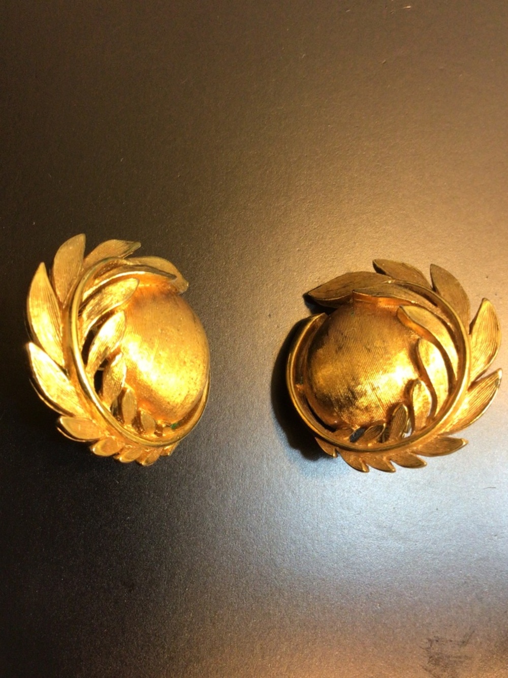 Vintage Crown Trifari Gold Tone Domed Center Leaf Clip On Earrings 1950's